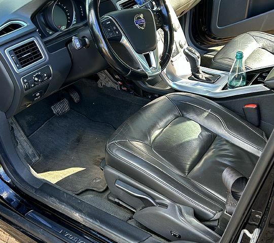 Вольво В70, объемом двигателя 2 л и пробегом 200 тыс. км за 11200 $, фото 3 на Automoto.ua