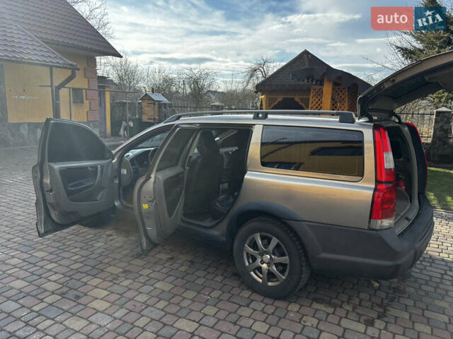 Жовтий Вольво V70, об'ємом двигуна 2.44 л та пробігом 200 тис. км за 5000 $, фото 15 на Automoto.ua