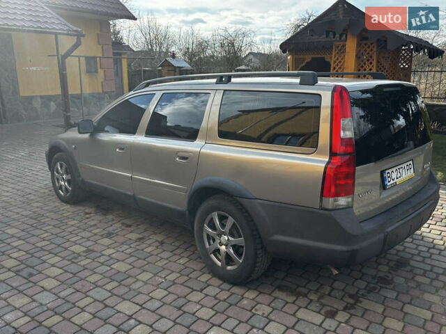 Жовтий Вольво V70, об'ємом двигуна 2.44 л та пробігом 200 тис. км за 5000 $, фото 3 на Automoto.ua