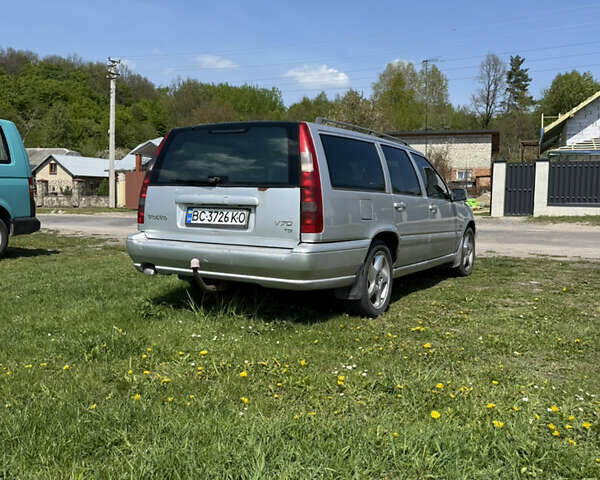 Сірий Вольво V70, об'ємом двигуна 2.46 л та пробігом 555 тис. км за 2999 $, фото 3 на Automoto.ua