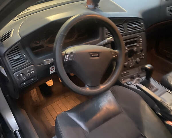 Сірий Вольво V70, об'ємом двигуна 2.44 л та пробігом 423 тис. км за 5000 $, фото 10 на Automoto.ua