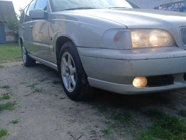 Вольво В70 2000 в Луцке на Automoto.ua Серый Вольво В70, объемом двигателя 2.5 л и пробегом 370 тыс. км за 1370 $, фото 1 на Automoto.ua