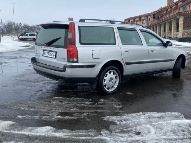 Серый Вольво В70, объемом двигателя 2.5 л и пробегом 399 тыс. км за 3600 $, фото 4 на Automoto.ua