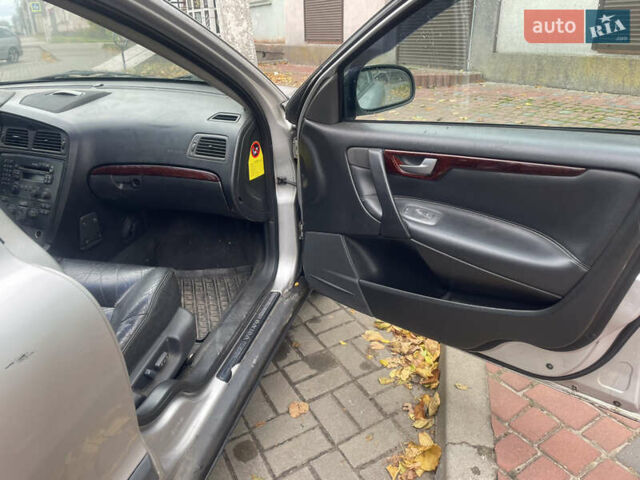 Серый Вольво В70, объемом двигателя 2.5 л и пробегом 396 тыс. км за 3500 $, фото 14 на Automoto.ua