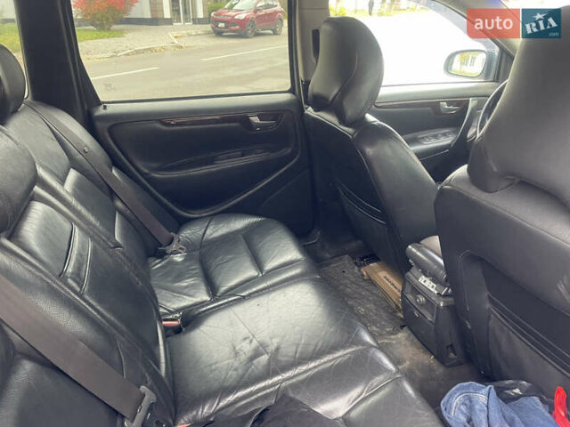 Серый Вольво В70, объемом двигателя 2.5 л и пробегом 396 тыс. км за 3500 $, фото 16 на Automoto.ua