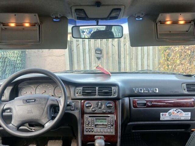 Вольво В70 2000 в Луцке на Automoto.ua Серый Вольво В70, объемом двигателя 2.5 л и пробегом 370 тыс. км за 1370 $, фото 17 на Automoto.ua