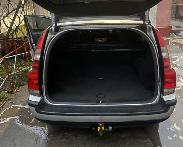 Сірий Вольво V70, об'ємом двигуна 2.44 л та пробігом 423 тис. км за 5000 $, фото 2 на Automoto.ua