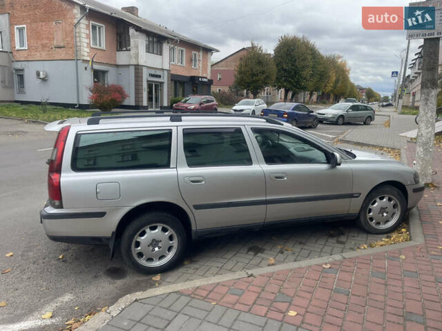 Серый Вольво В70, объемом двигателя 2.5 л и пробегом 396 тыс. км за 3500 $, фото 6 на Automoto.ua