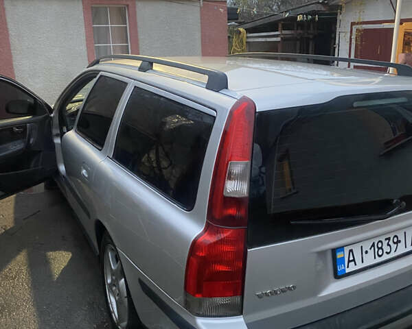 Сірий Вольво V70, об'ємом двигуна 2.44 л та пробігом 423 тис. км за 5000 $, фото 8 на Automoto.ua