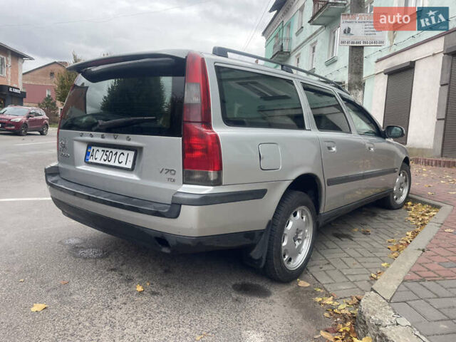 Серый Вольво В70, объемом двигателя 2.5 л и пробегом 396 тыс. км за 3500 $, фото 5 на Automoto.ua