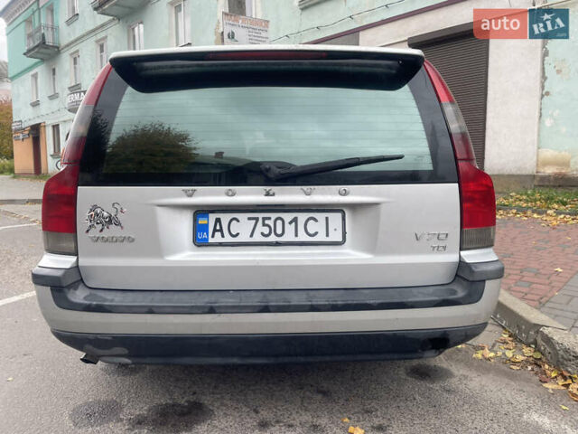 Серый Вольво В70, объемом двигателя 2.5 л и пробегом 396 тыс. км за 3500 $, фото 4 на Automoto.ua