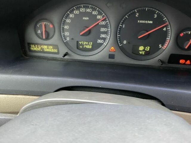 Сірий Вольво V70, об'ємом двигуна 2.5 л та пробігом 480 тис. км за 500 $, фото 13 на Automoto.ua