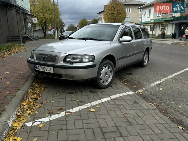 Серый Вольво В70, объемом двигателя 2.5 л и пробегом 396 тыс. км за 3500 $, фото 10 на Automoto.ua