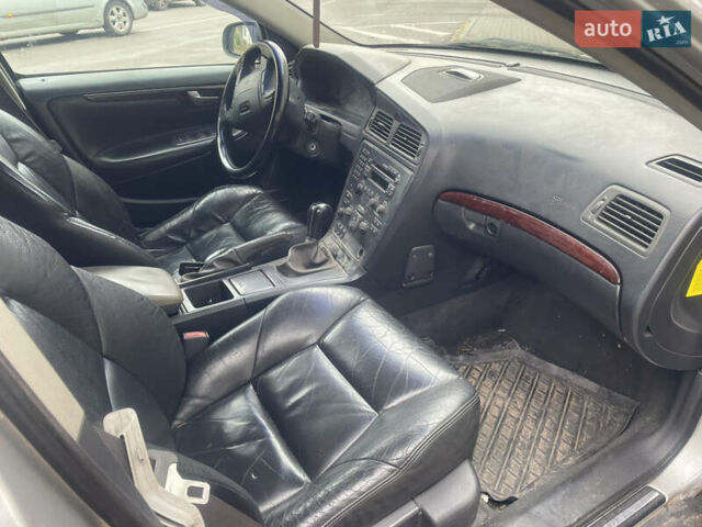 Серый Вольво В70, объемом двигателя 2.5 л и пробегом 396 тыс. км за 3500 $, фото 15 на Automoto.ua