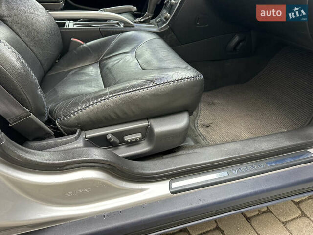 Серый Вольво В70, объемом двигателя 2.4 л и пробегом 171 тыс. км за 4990 $, фото 22 на Automoto.ua