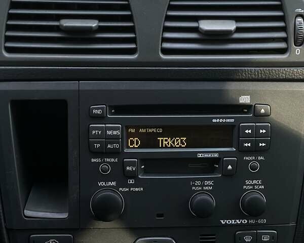 Сірий Вольво V70, об'ємом двигуна 2.4 л та пробігом 416 тис. км за 6800 $, фото 25 на Automoto.ua