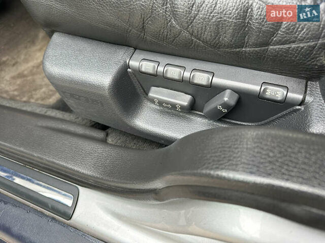 Серый Вольво В70, объемом двигателя 2.4 л и пробегом 171 тыс. км за 4990 $, фото 26 на Automoto.ua