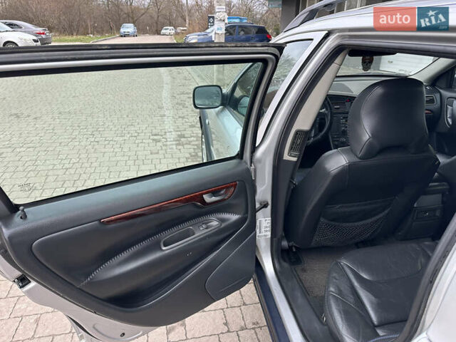 Серый Вольво В70, объемом двигателя 2.4 л и пробегом 171 тыс. км за 4990 $, фото 20 на Automoto.ua