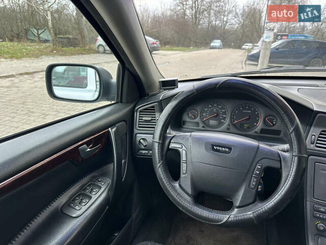 Серый Вольво В70, объемом двигателя 2.4 л и пробегом 171 тыс. км за 4990 $, фото 33 на Automoto.ua