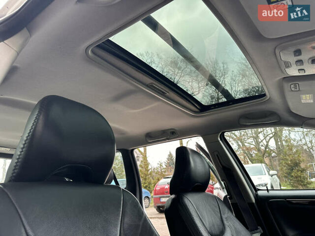 Серый Вольво В70, объемом двигателя 2.4 л и пробегом 171 тыс. км за 4990 $, фото 23 на Automoto.ua