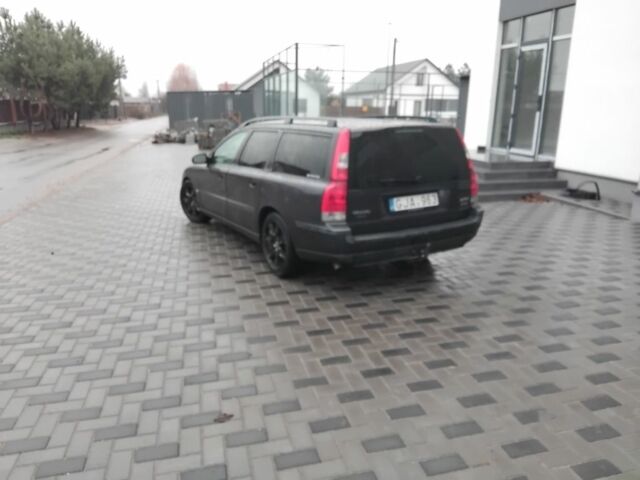 Серый Вольво В70, объемом двигателя 2.5 л и пробегом 362 тыс. км за 2500 $, фото 7 на Automoto.ua