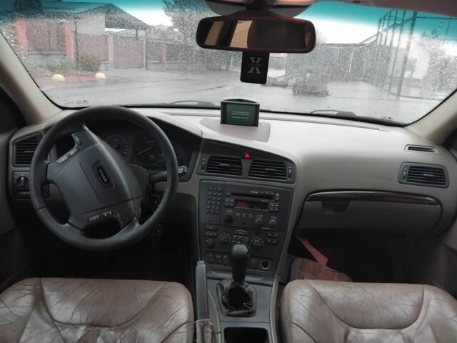 Серый Вольво В70, объемом двигателя 2.5 л и пробегом 362 тыс. км за 2500 $, фото 11 на Automoto.ua