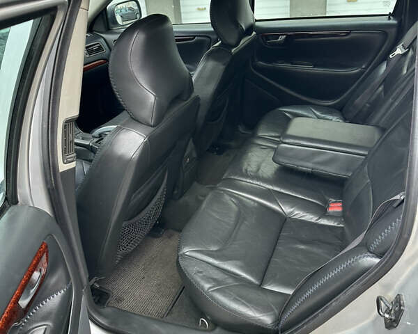 Серый Вольво В70, объемом двигателя 2.4 л и пробегом 171 тыс. км за 4990 $, фото 18 на Automoto.ua