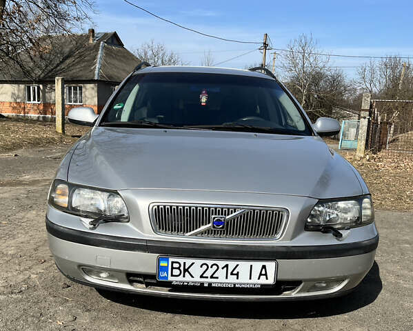 Серый Вольво В70, объемом двигателя 2.4 л и пробегом 440 тыс. км за 3600 $, фото 6 на Automoto.ua
