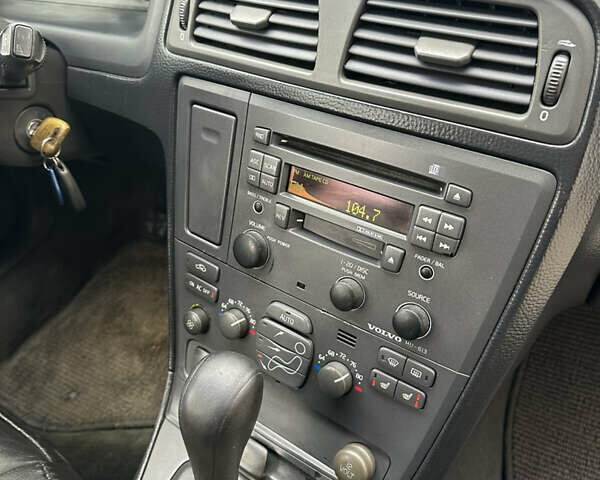 Серый Вольво В70, объемом двигателя 2.4 л и пробегом 171 тыс. км за 4990 $, фото 29 на Automoto.ua