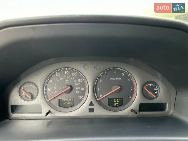 Серый Вольво В70, объемом двигателя 2.4 л и пробегом 171 тыс. км за 4990 $, фото 25 на Automoto.ua