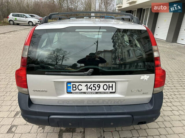 Серый Вольво В70, объемом двигателя 2.4 л и пробегом 171 тыс. км за 4990 $, фото 5 на Automoto.ua