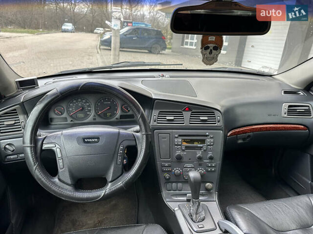 Серый Вольво В70, объемом двигателя 2.4 л и пробегом 171 тыс. км за 4990 $, фото 32 на Automoto.ua