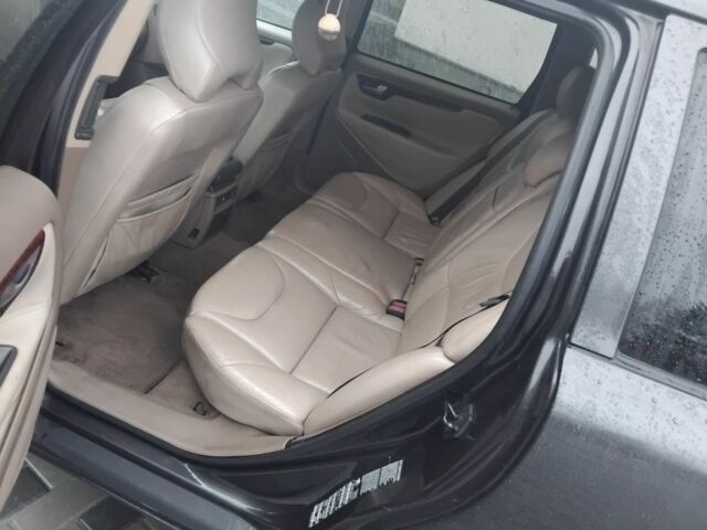 Серый Вольво В70, объемом двигателя 2.5 л и пробегом 362 тыс. км за 2500 $, фото 10 на Automoto.ua