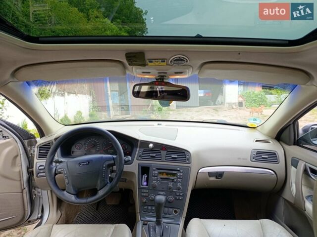 Сірий Вольво V70, об'ємом двигуна 2.4 л та пробігом 335 тис. км за 5500 $, фото 4 на Automoto.ua