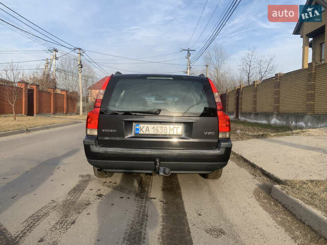 Серый Вольво В70, объемом двигателя 2.44 л и пробегом 295 тыс. км за 4800 $, фото 3 на Automoto.ua