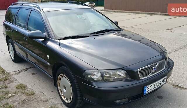 Серый Вольво В70, объемом двигателя 2.44 л и пробегом 257 тыс. км за 3800 $, фото 3 на Automoto.ua