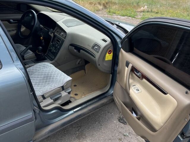 Сірий Вольво V70, об'ємом двигуна 2.4 л та пробігом 469 тис. км за 3000 $, фото 2 на Automoto.ua