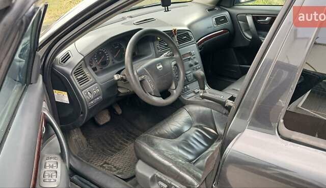 Серый Вольво В70, объемом двигателя 2.44 л и пробегом 257 тыс. км за 3800 $, фото 14 на Automoto.ua