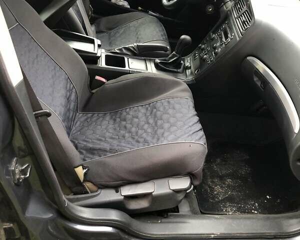 Вольво В70 2003 в Ровно на Automoto.ua Серый Вольво В70, объемом двигателя 2.4 л и пробегом 343 тыс. км за 4100 $, фото 2 на Automoto.ua