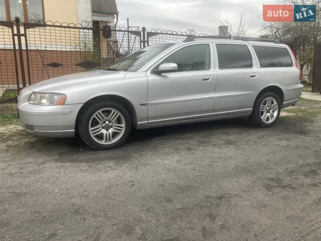 Сірий Вольво V70, об'ємом двигуна 2.44 л та пробігом 242 тис. км за 6500 $, фото 4 на Automoto.ua