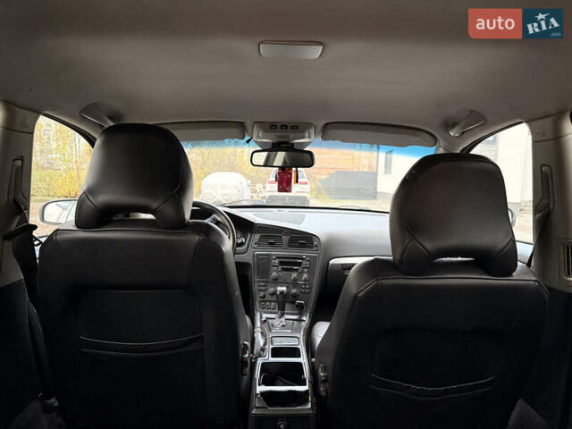 Сірий Вольво V70, об'ємом двигуна 2.4 л та пробігом 450 тис. км за 6000 $, фото 4 на Automoto.ua