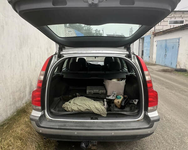 Сірий Вольво V70, об'ємом двигуна 2.44 л та пробігом 300 тис. км за 2300 $, фото 11 на Automoto.ua