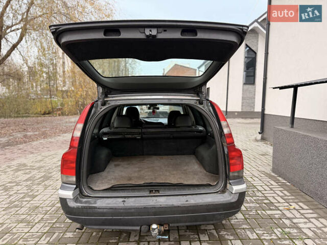 Сірий Вольво V70, об'ємом двигуна 2.4 л та пробігом 450 тис. км за 6000 $, фото 5 на Automoto.ua