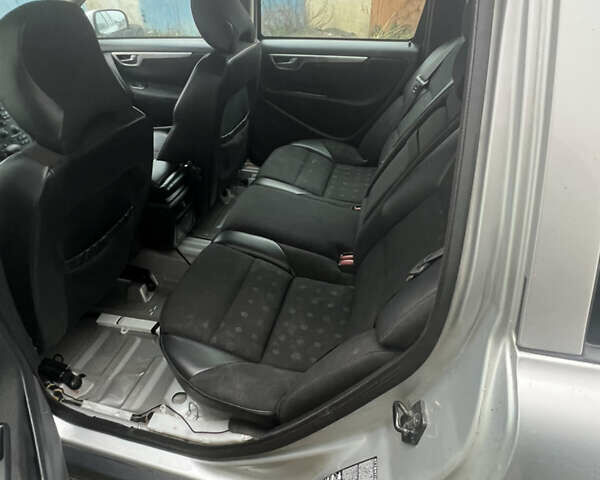Сірий Вольво V70, об'ємом двигуна 2.44 л та пробігом 300 тис. км за 2300 $, фото 9 на Automoto.ua