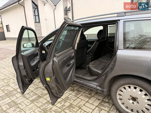 Сірий Вольво V70, об'ємом двигуна 2.4 л та пробігом 450 тис. км за 6000 $, фото 3 на Automoto.ua
