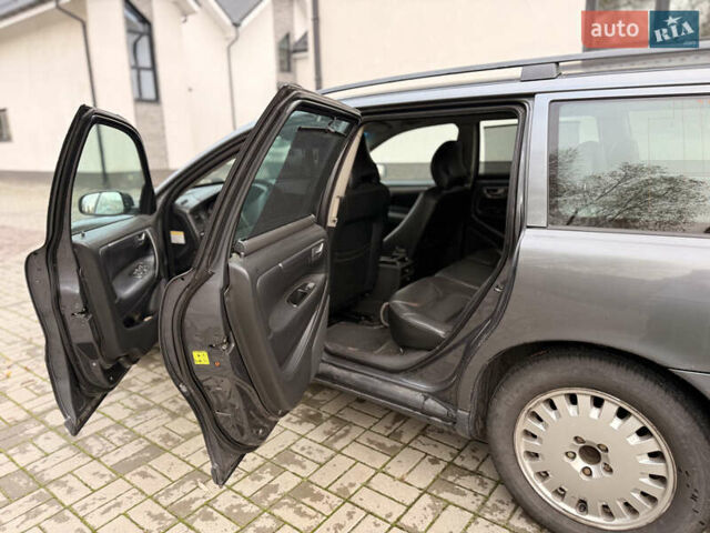 Сірий Вольво V70, об'ємом двигуна 2.4 л та пробігом 450 тис. км за 6000 $, фото 11 на Automoto.ua