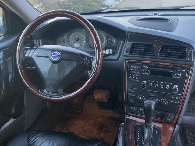 Серый Вольво В70, объемом двигателя 2.4 л и пробегом 254 тыс. км за 5600 $, фото 6 на Automoto.ua