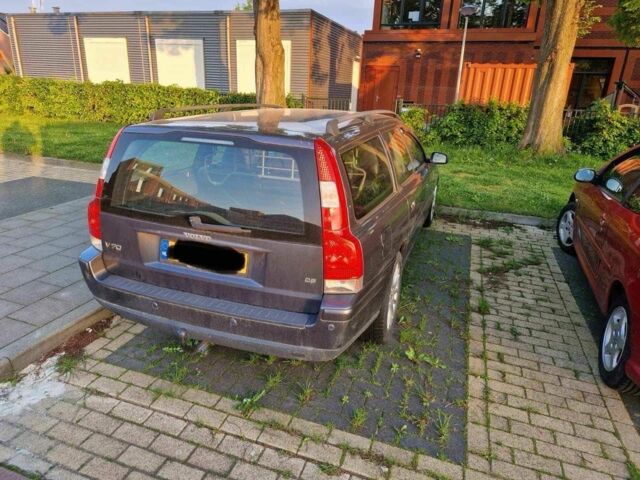 Сірий Вольво V70, об'ємом двигуна 2.4 л та пробігом 460 тис. км за 3200 $, фото 3 на Automoto.ua