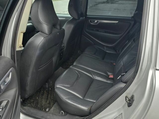 Сірий Вольво V70, об'ємом двигуна 2.4 л та пробігом 301 тис. км за 1370 $, фото 7 на Automoto.ua