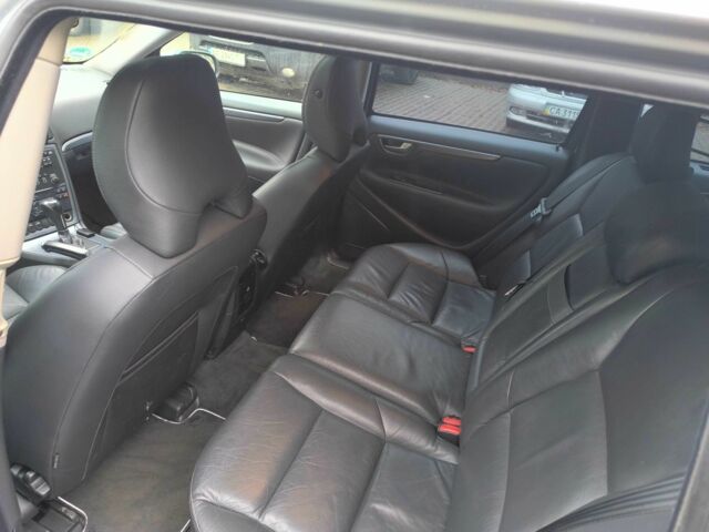 Серый Вольво В70, объемом двигателя 2.4 л и пробегом 269 тыс. км за 4316 $, фото 5 на Automoto.ua